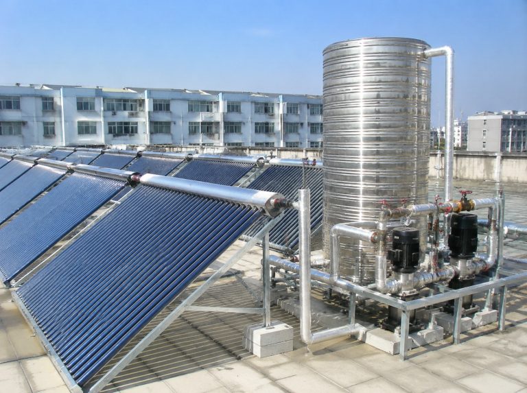 龙口商用大容量真空管太阳能热水系统